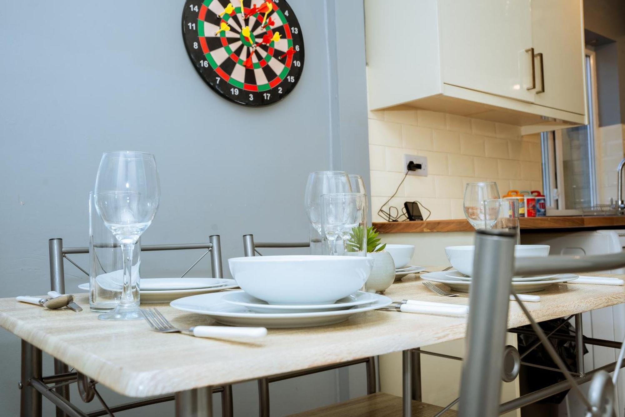 Modern 3Bed Home With Hot Tub Leeds  Buitenkant foto