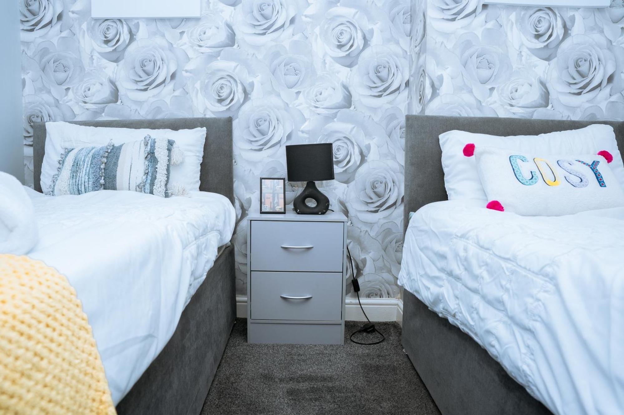 Modern 3Bed Home With Hot Tub Leeds  Buitenkant foto